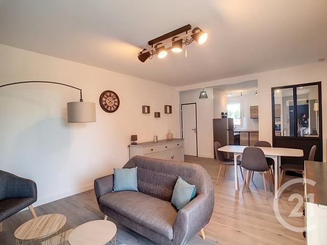 Appartement T2 à vendre - 2 pièces - 49.79 m2 - ST MARTIN DE CRAU - 13 - PROVENCE-ALPES-COTE-D-AZUR - Century 21 Horizons